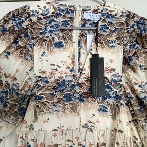NWT. Hunter Bell Misty Morning Palmer Dress Size M.  Floral, Blue, Cream